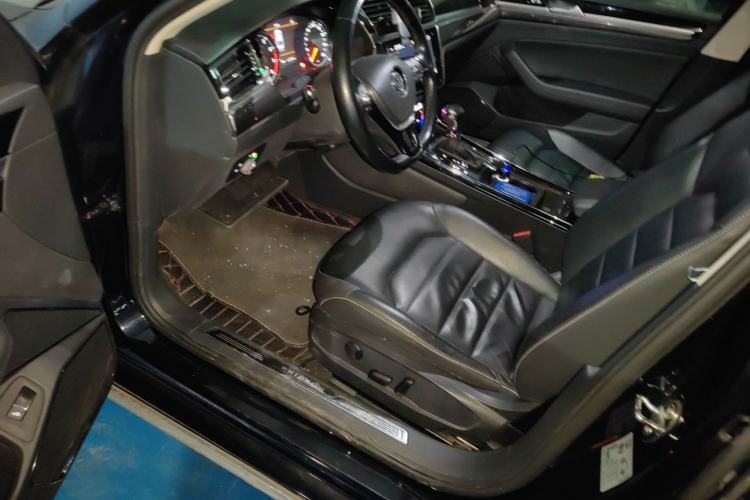 Used Volkswagen Phideon 2018 Revised Version 380TSI Two-Wheel Drive Business Edition
