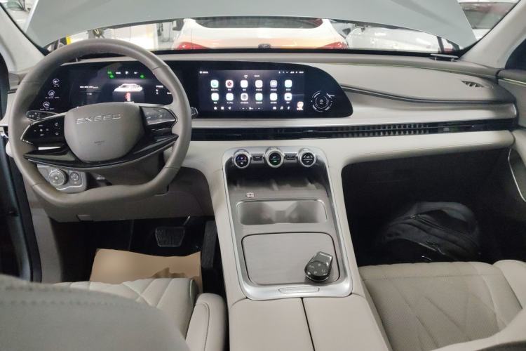 Used EXEED Stellar C-DM 2025 200 with Ultra-Long Range Pro All-Wheel Drive