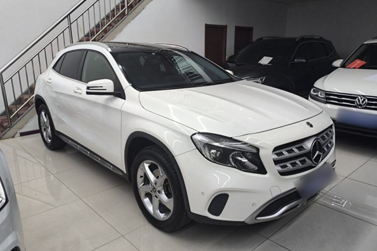 Used Mercedes-Benz GLA 2017 GLA 200 Sport Edition Front Right 45 Deg