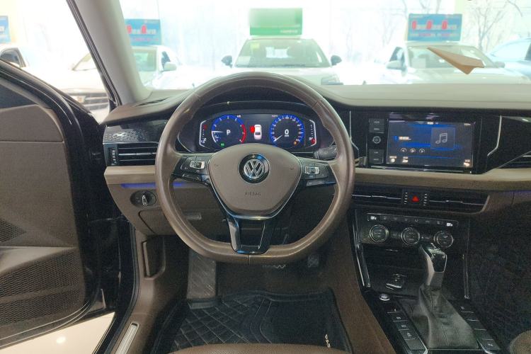 Used Volkswagen Passat 2019 330TSI Luxury Edition China VI Standard Steering Wheel