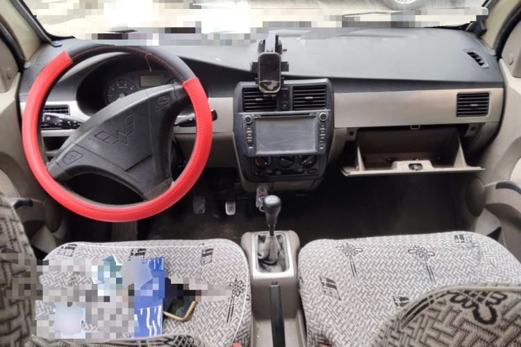 Used Wuling Rongguang 2011 1.2L Standard Version Center Console
