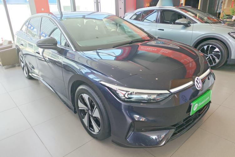 Used Volkswagen ID.7 VIZZION 2024 AIR model Front Right 45 Deg