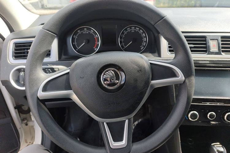 Used Skoda Rapid Spaceback 2014 1.6L Automatic Enjoyment Edition

