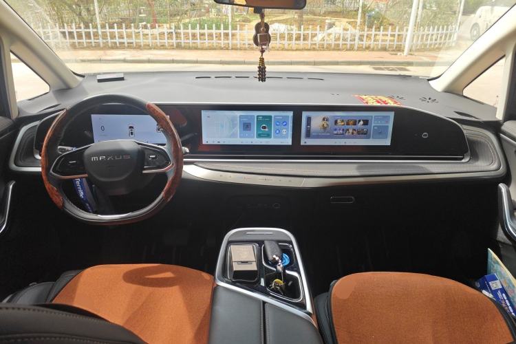 Used SAIC MAXUS G90 2024 2.0T Starlight Seven-Seater
