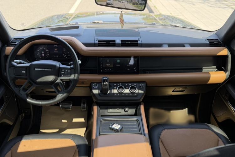 Used Land Rover Defender 2021 110 P400 X Exterior 9