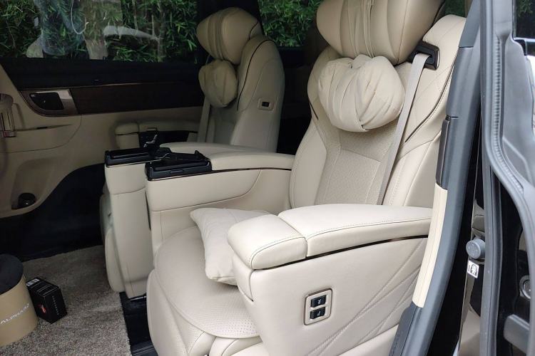 Used Toyota Vellfire 2024 Crown Dual-Engine 2.5L Ultimate Edition