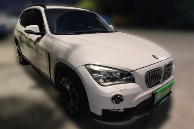 Used BMW X1 2015 sDrive18i Leading Edition Front Right 45 Deg