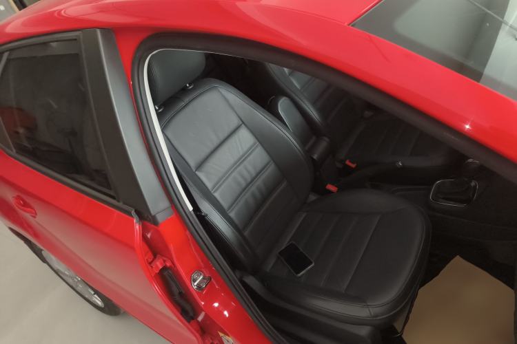 Used Volkswagen Polo 2014 1.6L Automatic Luxury Edition
