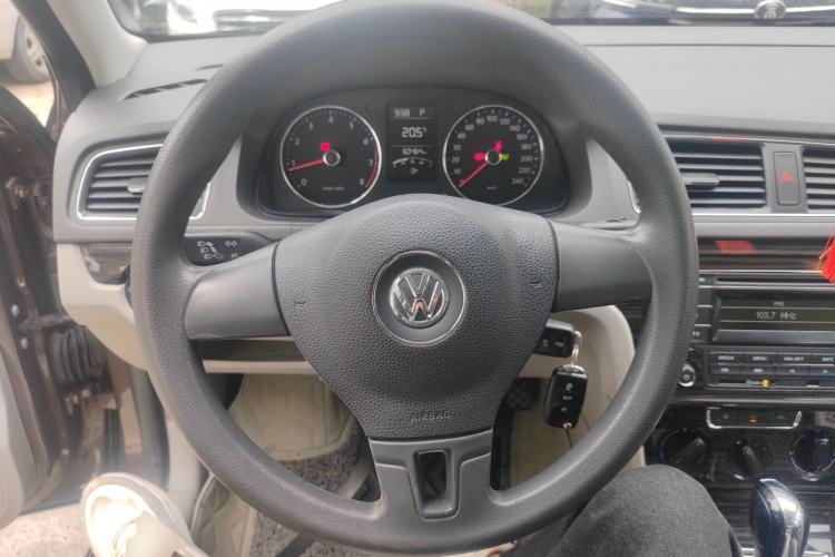 Used Volkswagen Gran Lavida 2013 1.6L Automatic Comfort Model Steering Wheel
