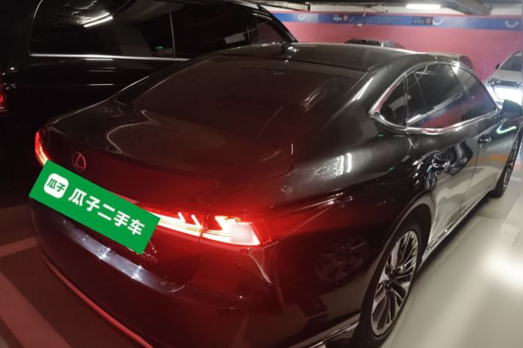 Used Lexus LS 2018 500h Executive Edition China VI Rear Right 45 Deg