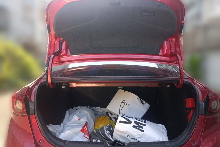 Used Mazda 3 Axela 2019 Cloud-Controlled Sedan 1.5L Automatic Luxury Model China VI Standard