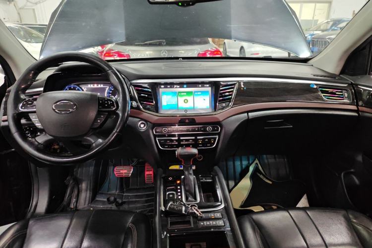 Used GAC Trumpchi GS8 2017 320T Two-Wheel Drive Luxury Smart Connectivity Version (7 Seats)
