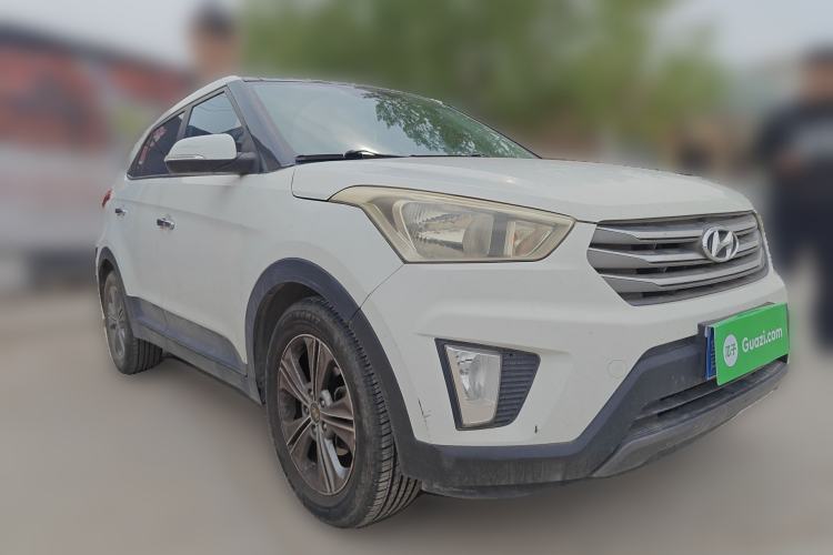 Used Hyundai ix25 2015 1.6L Automatic Two-Wheel Drive Smart GLS Trim Front Right 45 Deg