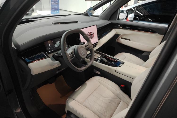 Used Zeekr 009 2024 7-Seater Walk-Through Version Four-Wheel Drive 108 kWh
