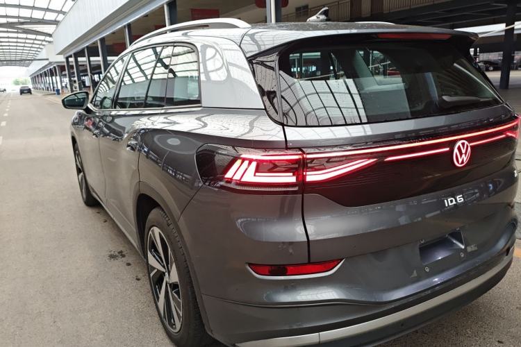Used Volkswagen ID.6 X 2023 Pure Long-Range Version Exterior 2