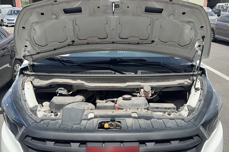 Used Jinbei Gold Hiace 2021 1.5L Passenger Vehicle Engineering Lion 5-Seater
