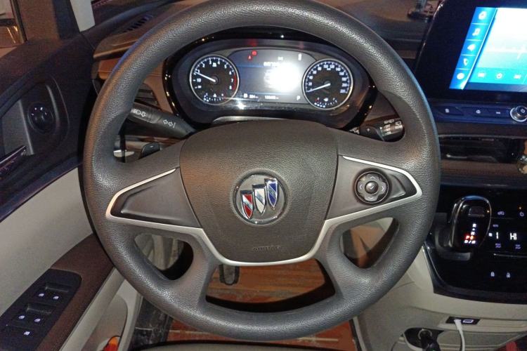 Used Buick GL8 2022 Land Cruiser Executive Class 652T Comfort Model