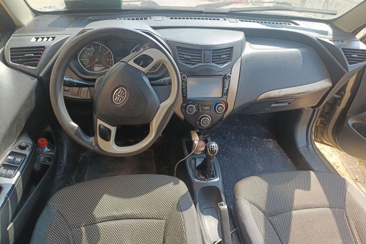 Used FAW Xiali N7 2014 1.3L Manual Sport Prestige Edition Center Console