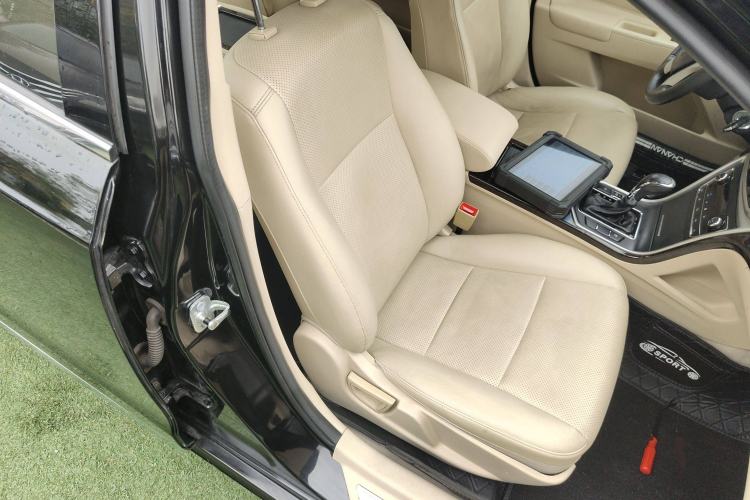 Used Changan Raeton 2016 1.8T Automatic Smart Enjoyment Deluxe Model
