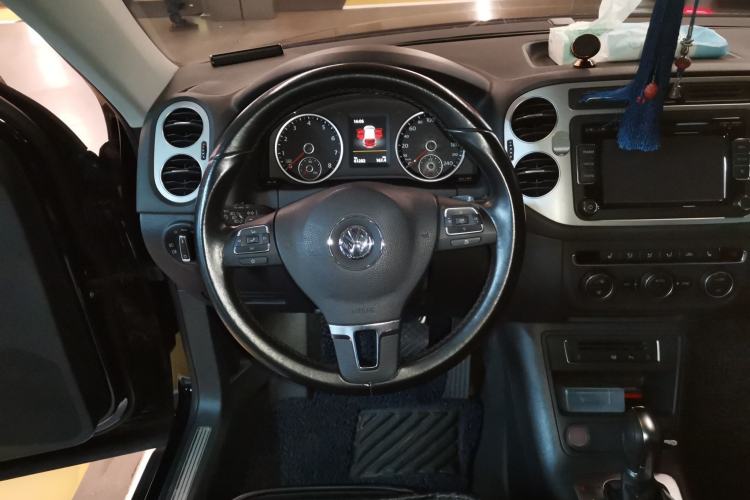Used Volkswagen Tiguan 2015 2.0 TSI Automatic All-Wheel Drive Flagship Edition Steering Wheel