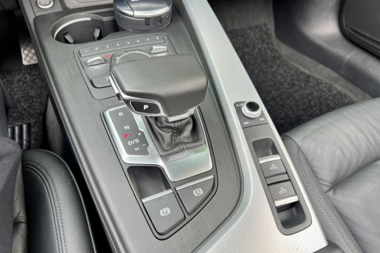 Used Audi A5 2017 Cabriolet 40 TFSI Fashion Model
