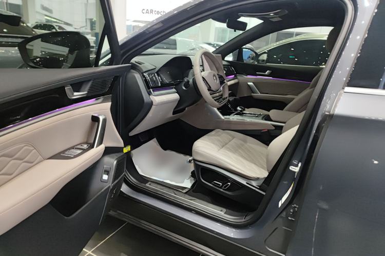 Used BYD Tang New Energy 2024 DM-i Glory Edition 112KM Prestige Model