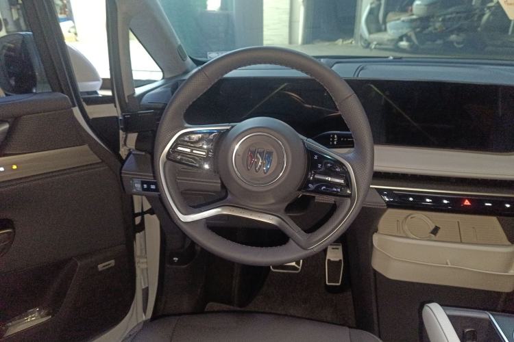 Used Buick GL8 2025 Lu Zun Deluxe Edition