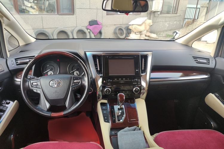 Used Toyota Alphard 2015 3.5L Luxury Edition
