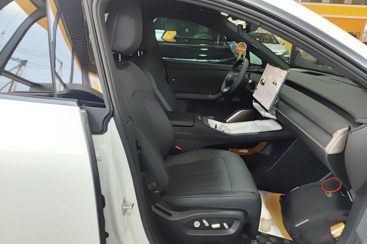 Used ONVO L60 2024 60 kWh Rear-Drive Version Right Front Seat