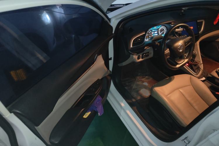 Used Buick GT 2015 15N Automatic Elite Version Driver Seat