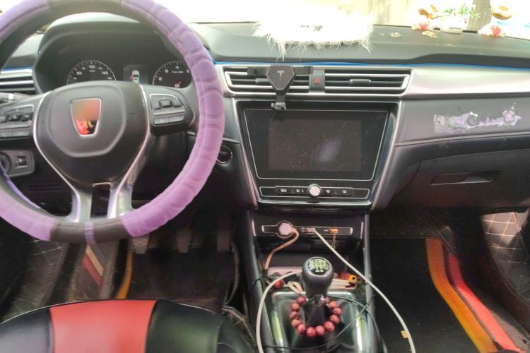 Used Roewe i5 2019 1.5L Manual 4G Connect Luxury Edition
