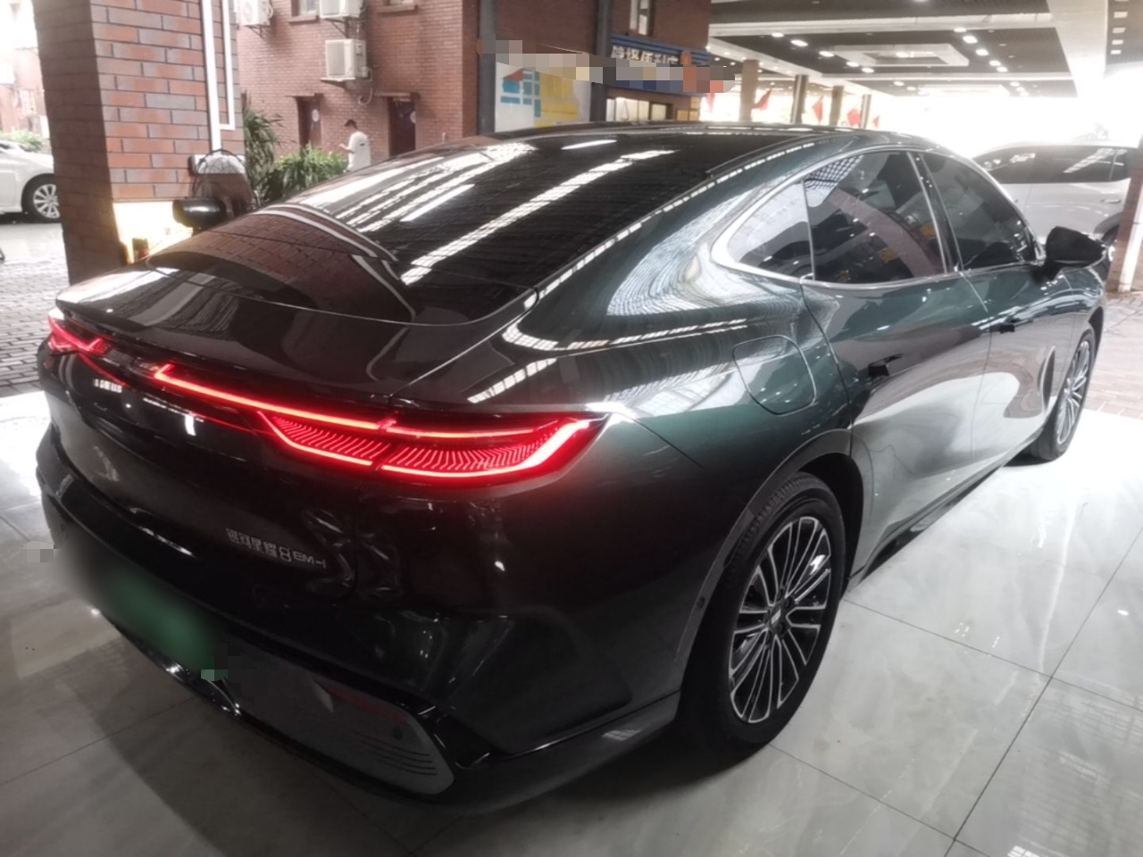 Geely Galaxy 8 2025 130km EM-i Deluxe Edition — снимка 6