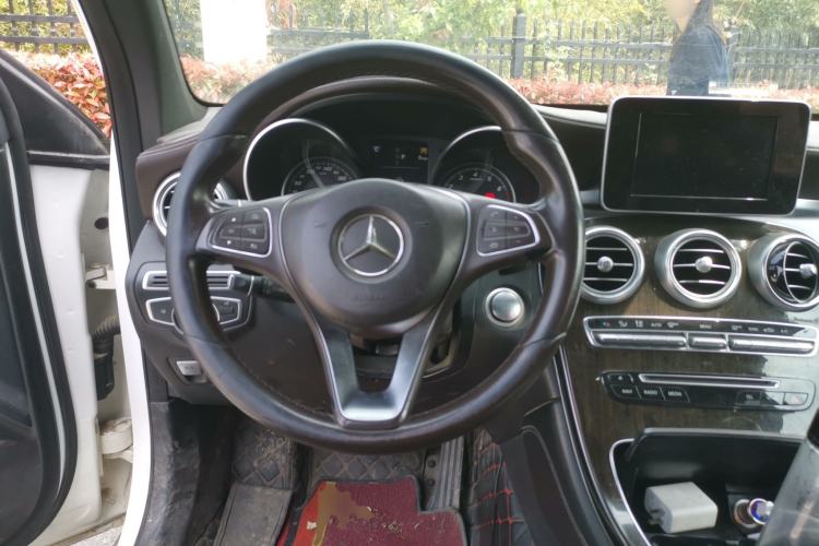 Used Mercedes-Benz GLC 2016 GLC 260 4MATIC Dynamic Edition Steering Wheel