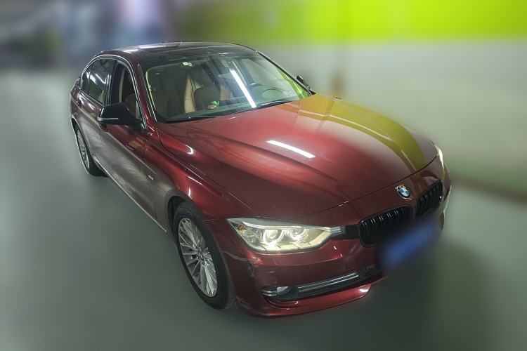 Used BMW 3 Series 2015 320Li Luxury Design Package Premium Edition Front Right 45 Deg