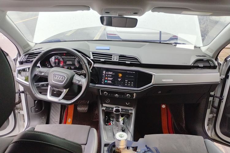 Used Audi Q3 2022 35 TFSI Fashion Dynamic Model Center Console