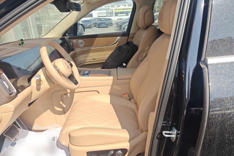 Used Hima AITO M9 2025 Extended-Range Ultra Version 52 kWh 6-Seater Left Front Seat