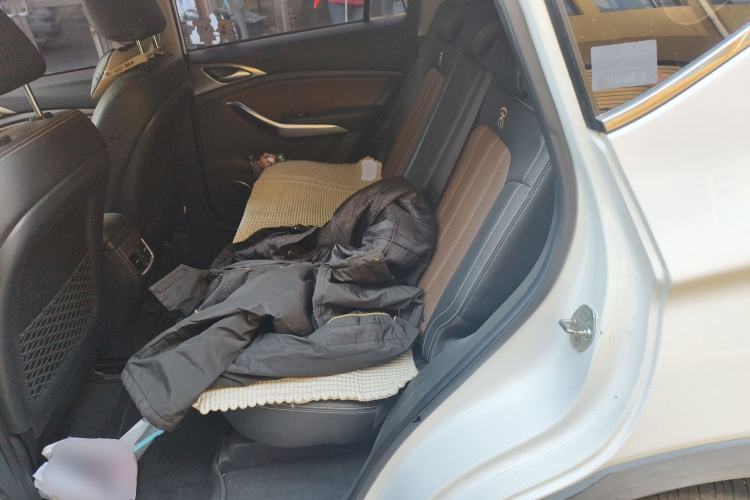 Used BYD Song New Energy 2017 Song DM 1.5TID All-Wheel Drive Luxury Model Left Rear Seat