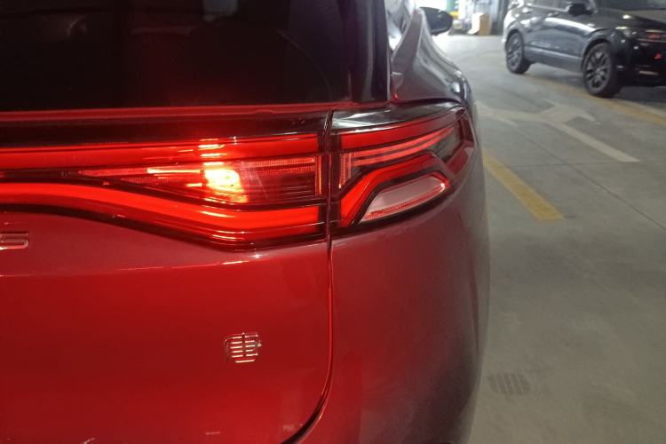 Used BYD Tang New Energy 2021 DM-i 112KM Prestige Model Right Rear Taillight