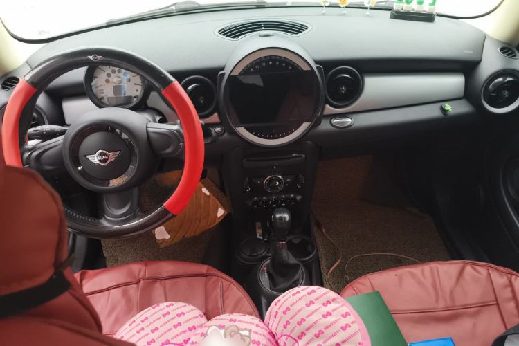 Used MINI 2011 1.6L ONE
