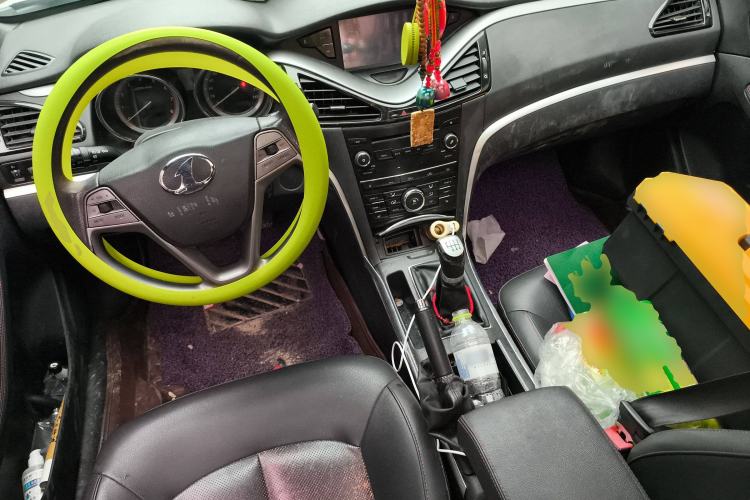 Used Bestune B70 2016 2.0L manual luxury edition Center Console