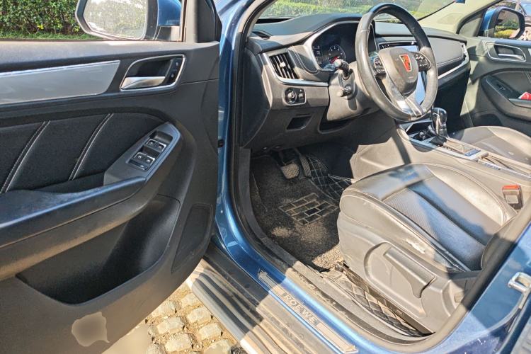 Used Roewe RX5 2018 20T Two-Wheel Drive Automatic Internet Smart Edition
