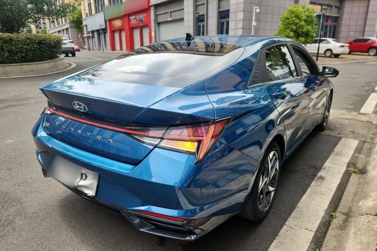 Used Hyundai Elantra 2021 1.5L CVT LUX Prestige Edition Rear Right 45 Deg