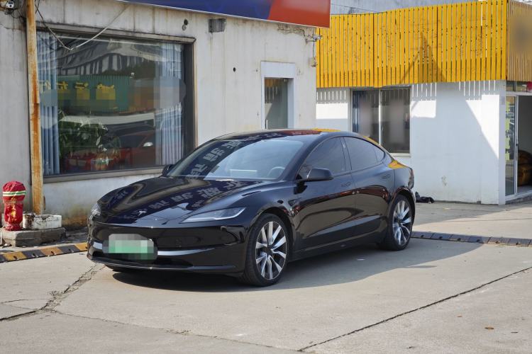 Used Tesla Model 3 2023 Long-Range All-Wheel-Drive Version