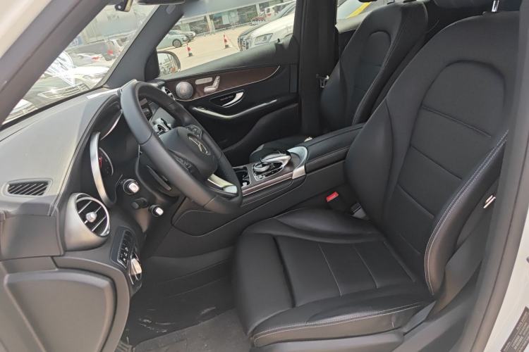 Used Mercedes-Benz GLC 2016 GLC 300 4MATIC Dynamic Model
