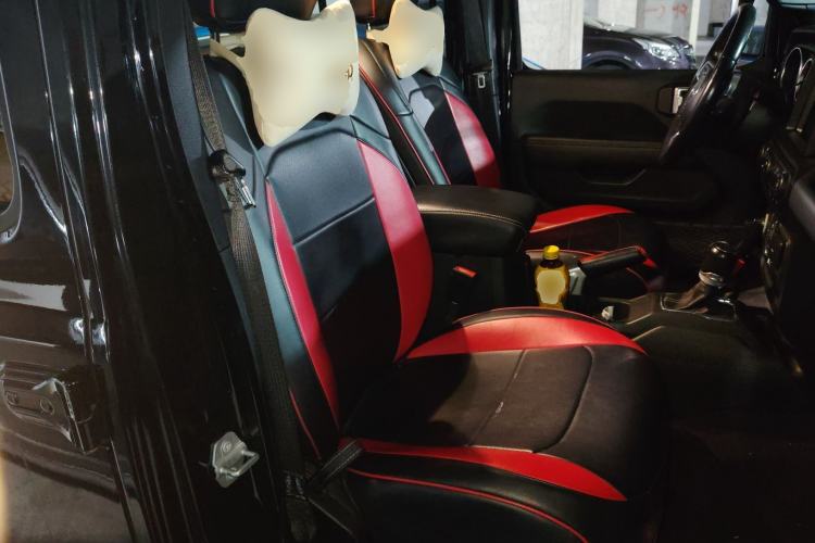 Used Jeep Wrangler 2019 2.0T Sahara Four-Door Version China VI Emission Standard
