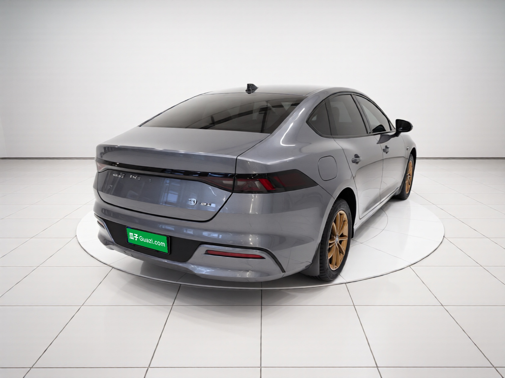 BYD Qin PLUS 2024 HONOR Edition DM-i 55KM Leading Model — снимка 6