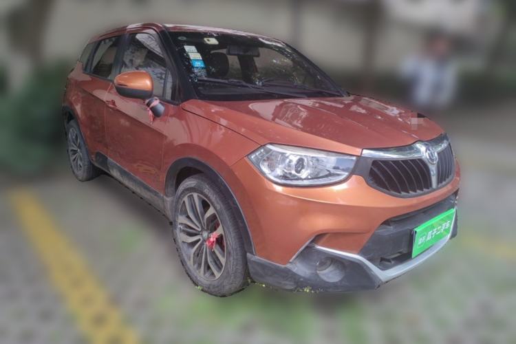 Used Brilliance V3 2015 1.5T Manual Urban Model Front Right 45 Deg