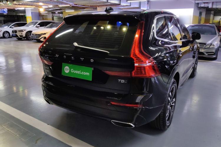 Used Volvo XC60 2019 T5 4x4 Smart & Dynamic Sport Edition China VI Standard