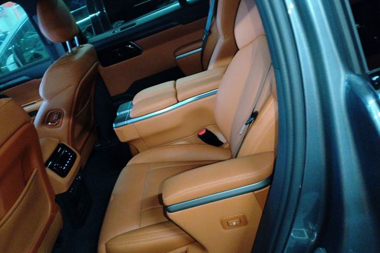 Used Polestones 01 2023 Deluxe 6-Seater Version
