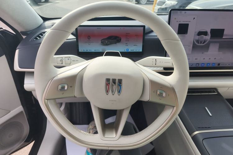 Used Buick L7 2025 Model Aivia